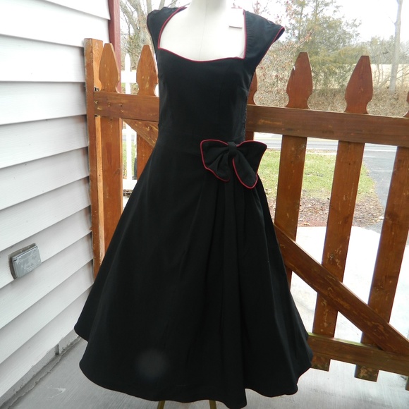 Vintage-Inspired Black Dresses